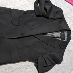 BCBG ruffled short sleeve blazer. EUC!!